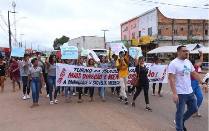 Sem professores, infraestrutura e segurança, escola Walkise Viana vai às ruas